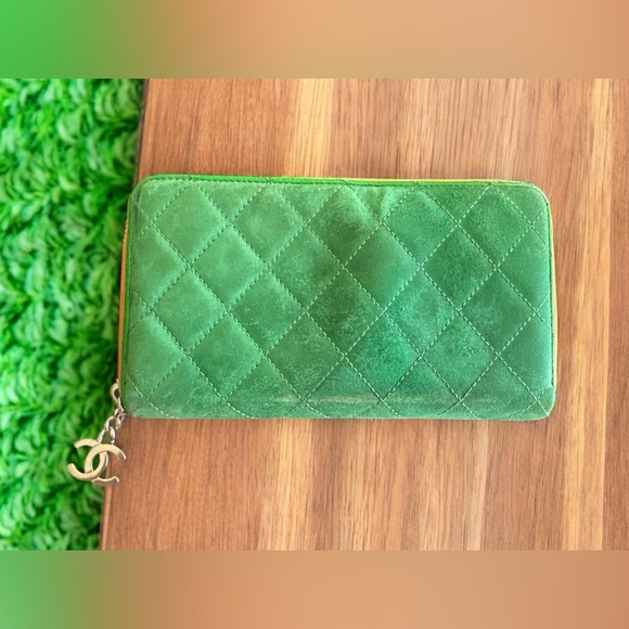 Chanel Zip Around Wallet - Picture 3 of 6